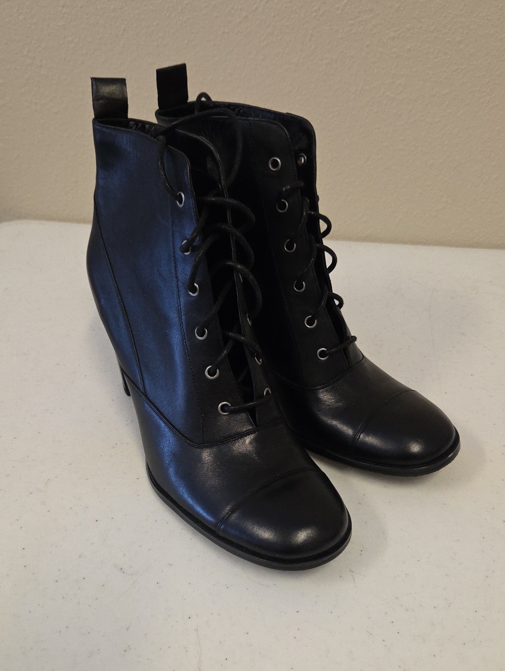 Apostrophe Women Black Lace Up Chunky Heel Ankle Boots Sleek Leather Style Size9